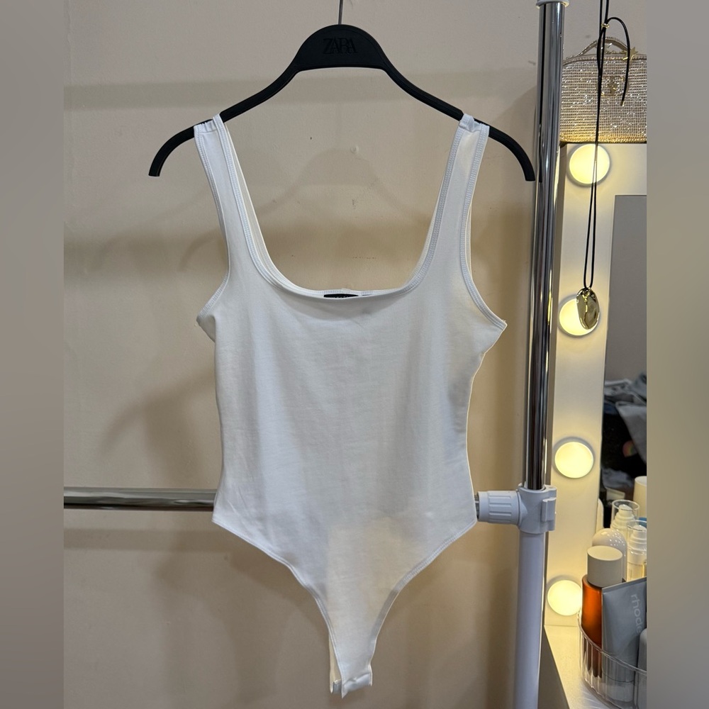 ASOS Design White Bodysuit Size XS/S Scoop Neck Minimal Basic